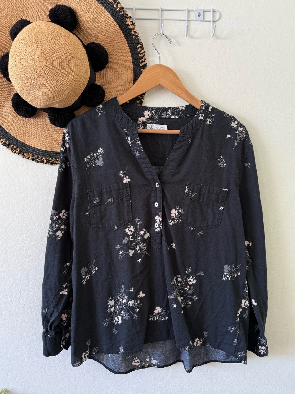 Carve Designs Organic Cotton Black Floral Popover Tunic Top Size Large